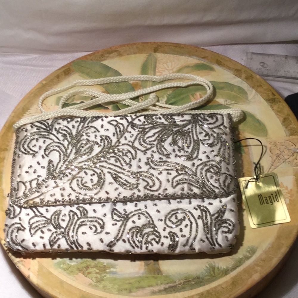 NWT beaded floral pattern evening bag